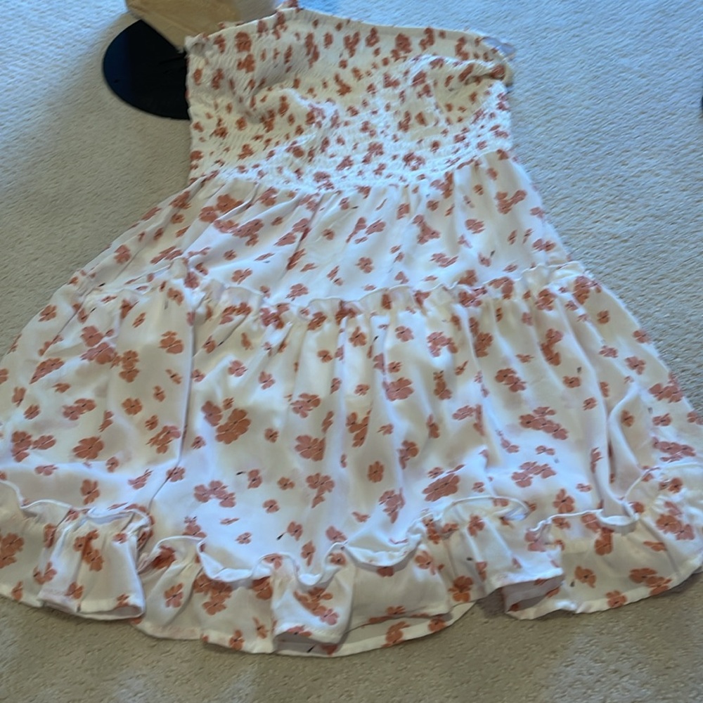 Dress - Picture 7 of 8